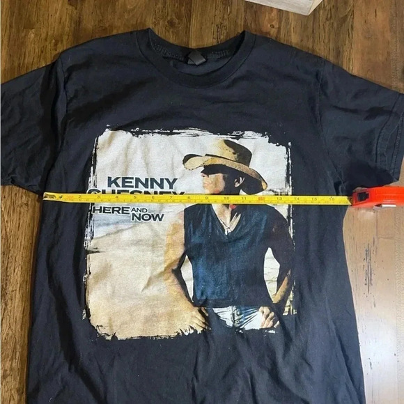 2022 KENNY CHESNEY Here & Now Concert Tour Merch Unisex Short Sleeve T-Shirt - Picture 4 of 7